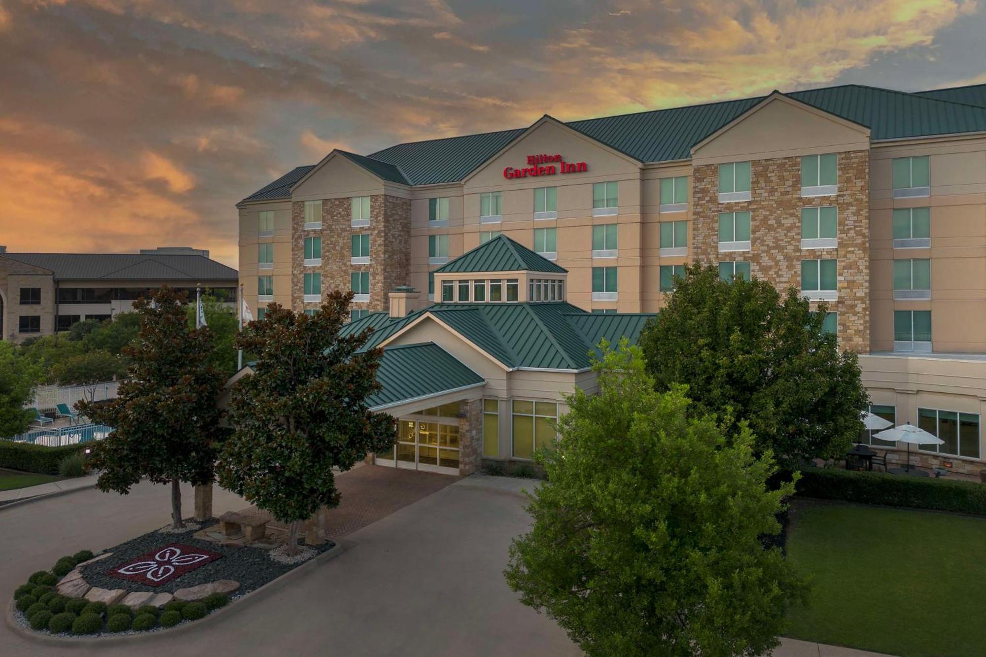 Hilton Garden Inn Frisco Ngoại thất bức ảnh